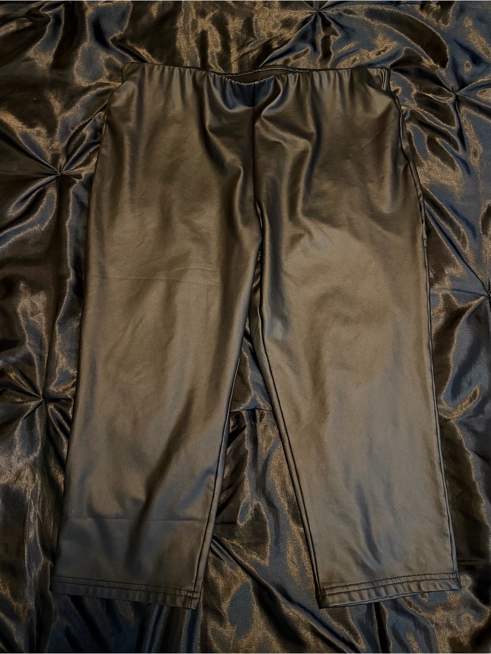 Faux Leather Capris NEW - Picture 3 of 7